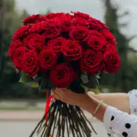 Bukiet róż z 30 czerwonych róż na romantyczną okazję