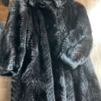 Vendo Abrigo Piel Negra "VISON"