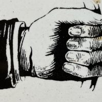 ‘Beim Absteigen linke Hand am linken Griff’: Uraltes Hinweisschild aus Bahn oder Tram