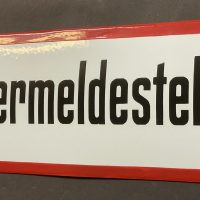 Feuermeldestelle: Altes emailliertes Hinweisschild