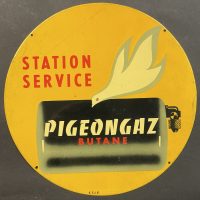 Pigeongaz - Französisches Blechschild mit Taube, die für Butangas wirbt (Um 1955/60)
