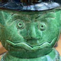 Figürlicher Krug, Soldat mit Schlange, Majolika, wohl Deutschland/Österreich um 1900/20