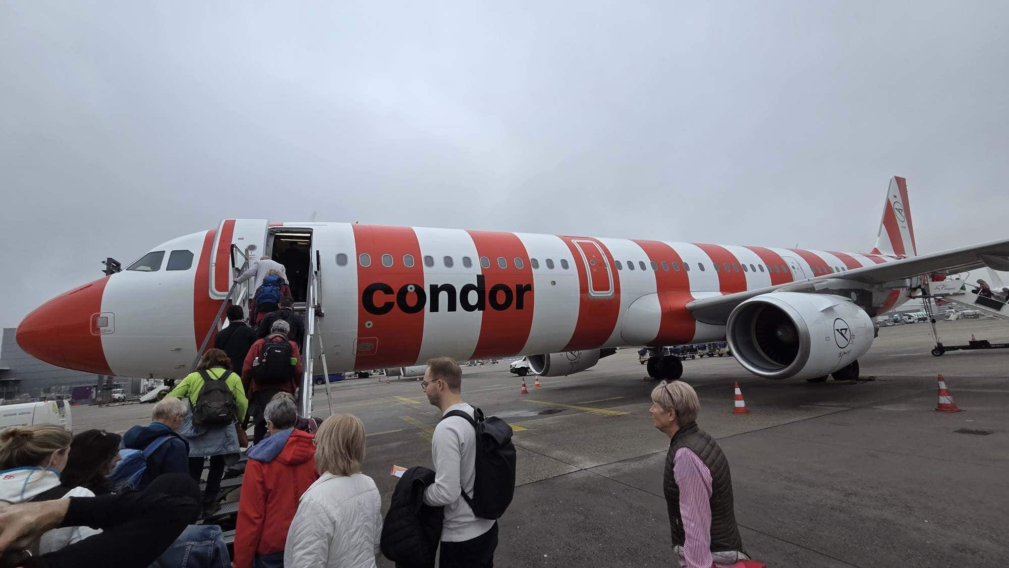 Boarding am Flughafen Frankfurt Condor Business Class