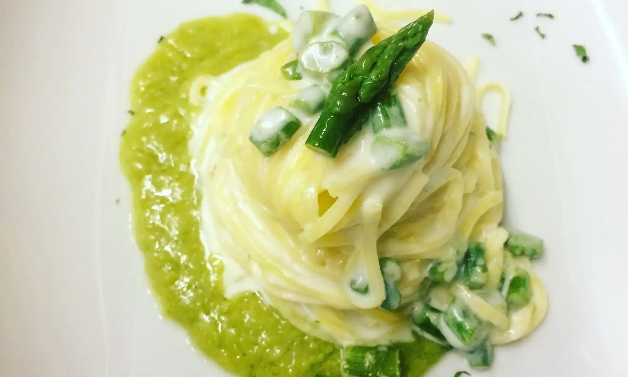 Tagliolini agli asparagi e toma