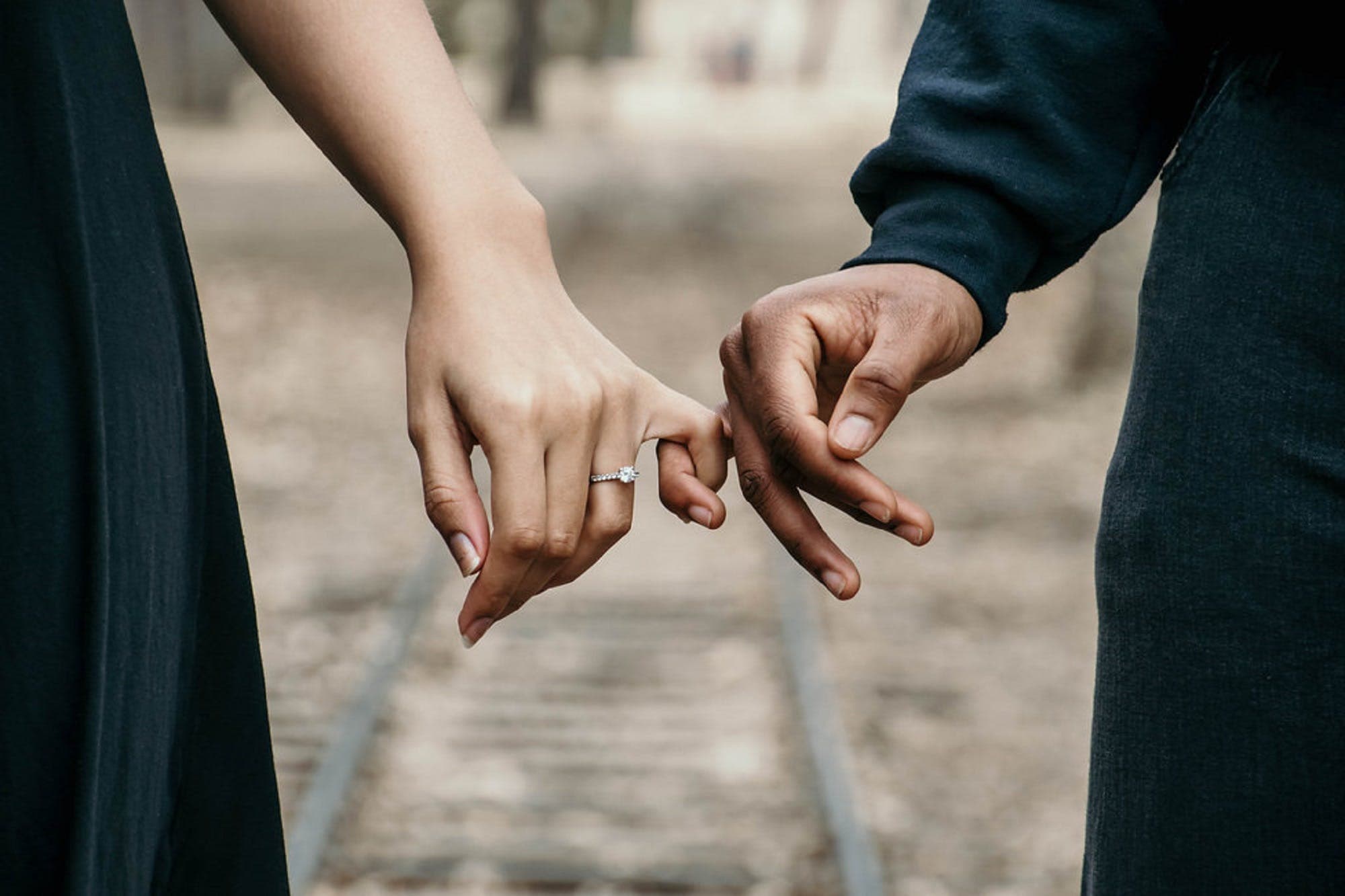 You are currently viewing Top 4 Reasons to Get Engaged in December: Book a Stay!