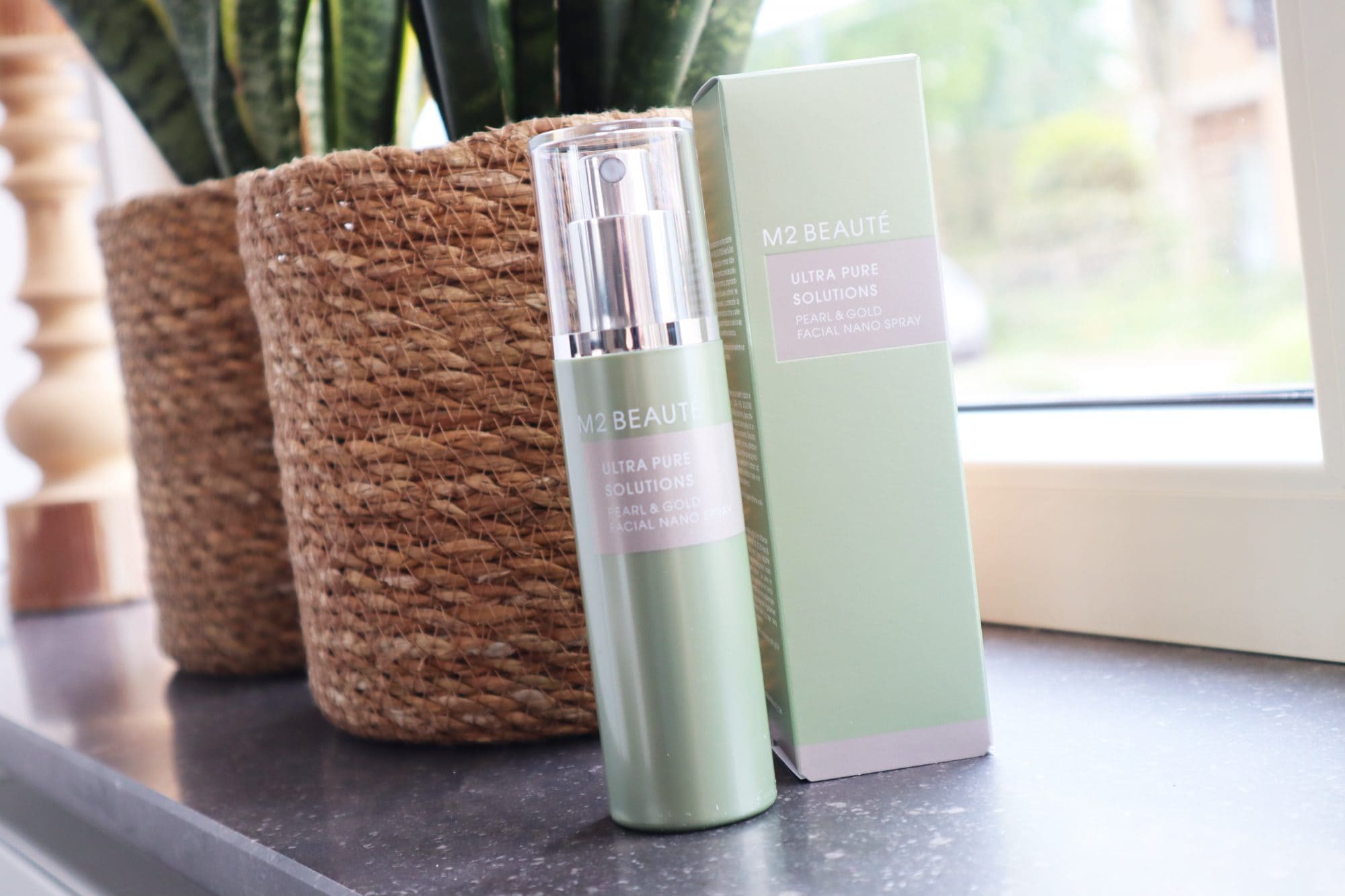 M2Beauté Ultra Pure Solutions Pearl & Gold Facial Nano Spray