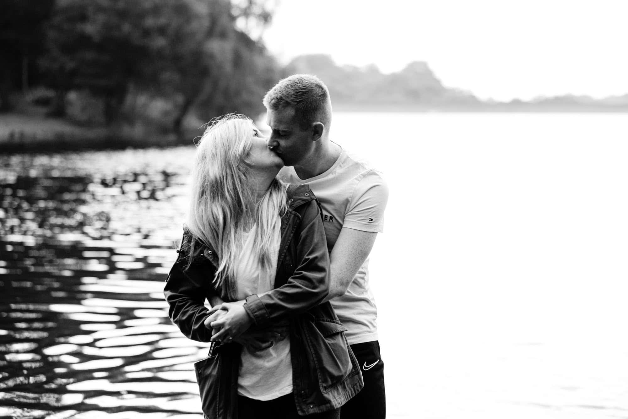 lakeside photoshoot