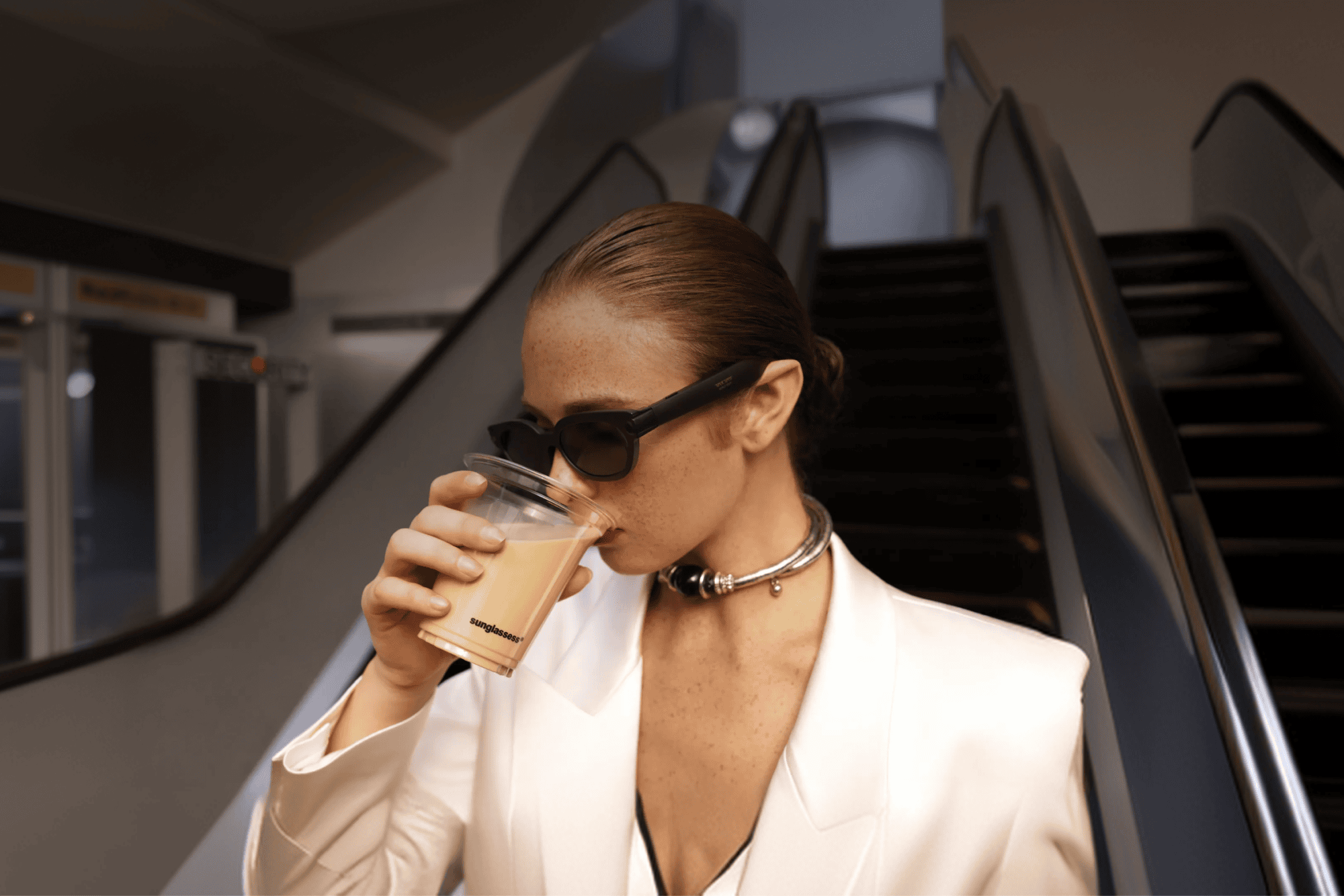 MAGIC AI Glasses J: Thiết kế bởi Jackson Wang, ra mắt ngày 21 tháng 9