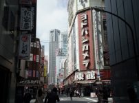 JUPITER-12 35mmF2.8 Review作例 新宿駅西口ヨドバシカメラ東館