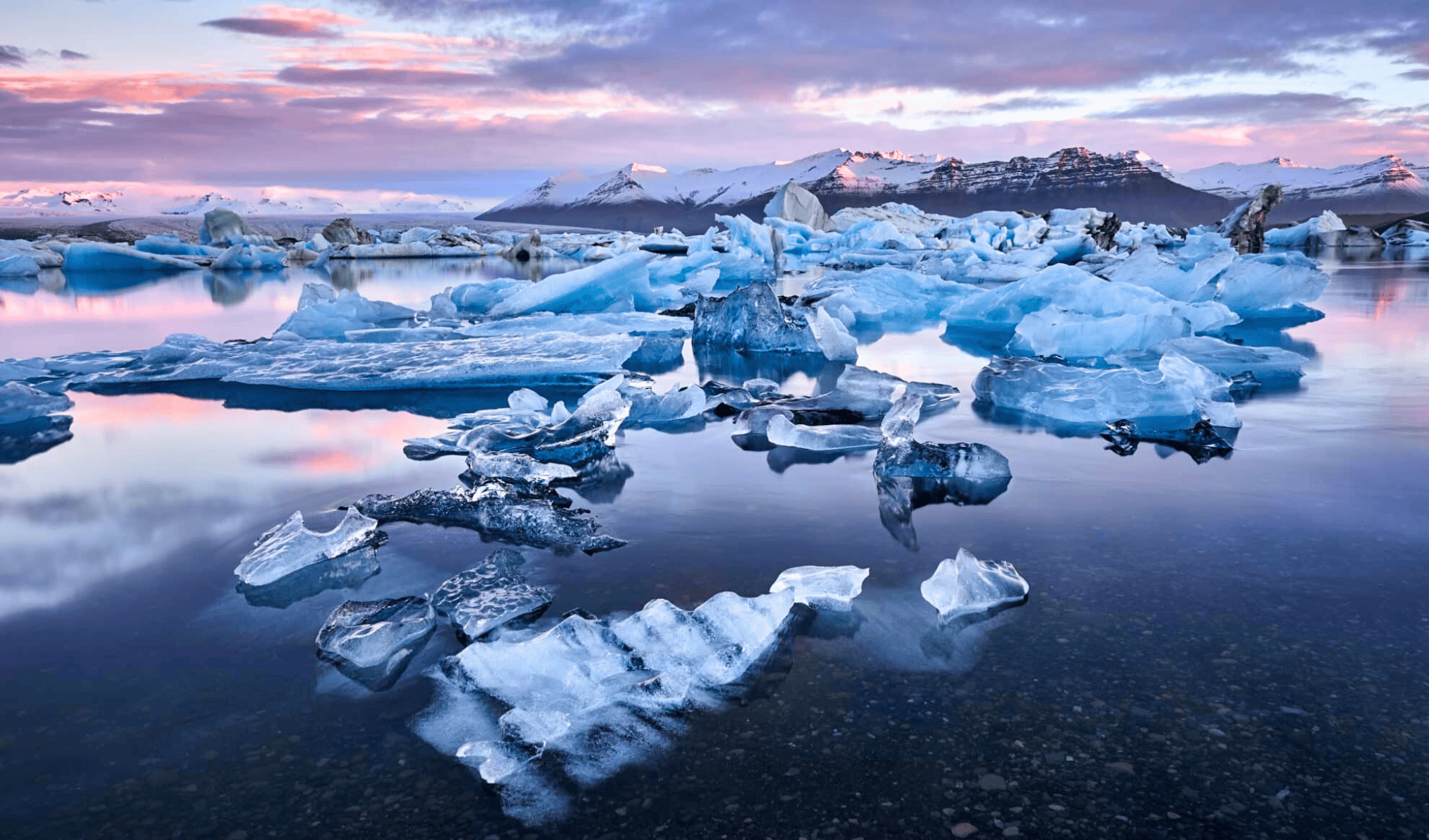 jokulsarlon glacier lagoon with floating ice