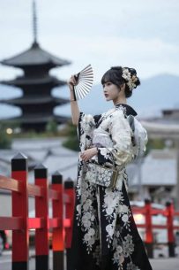 京都 着物レンタル 振袖　八坂神社