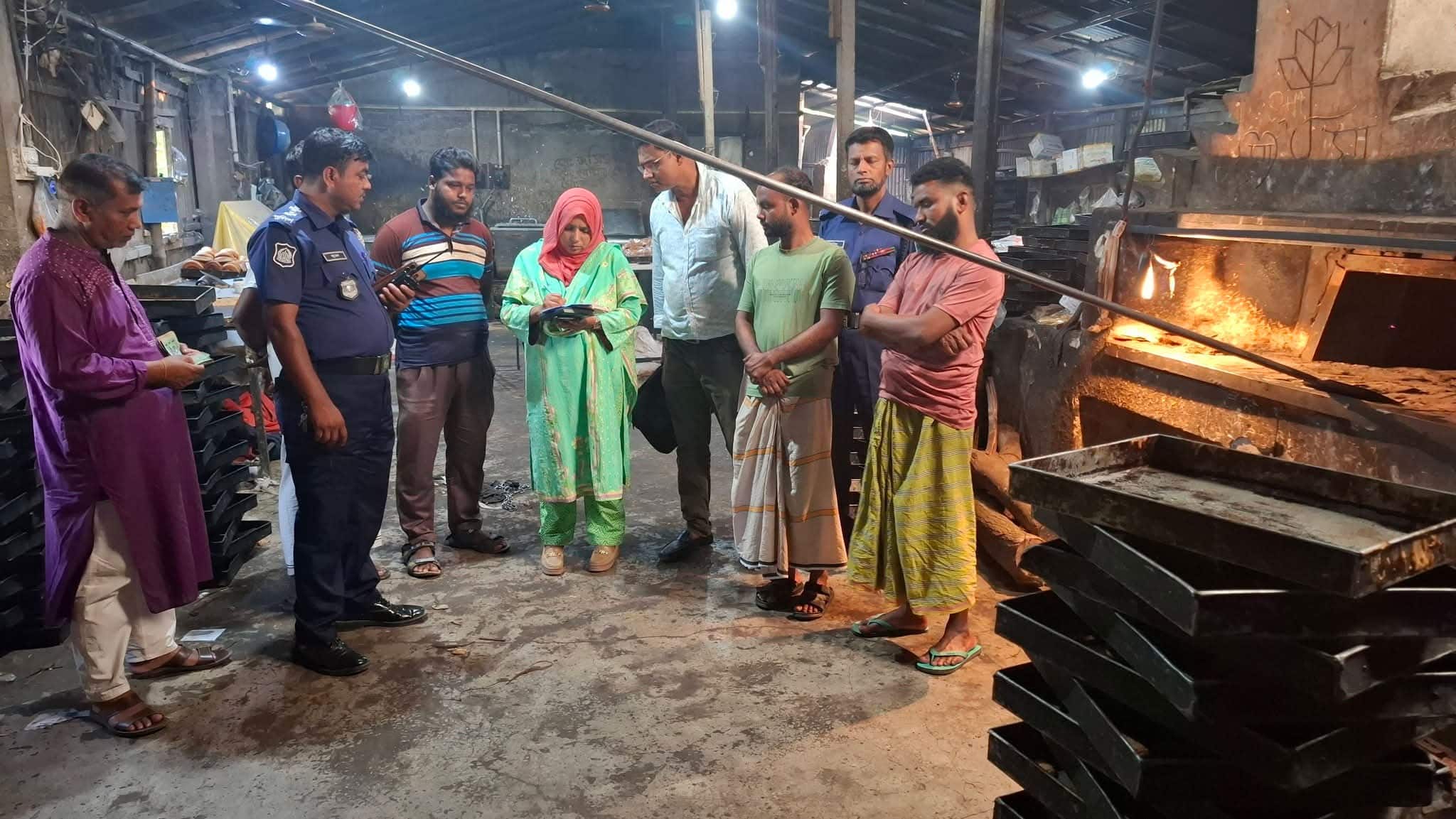 নরসিংদীতে বেকারিতে মোবাইল কোর্ট, ১ লাখ টাকা জরিমানা