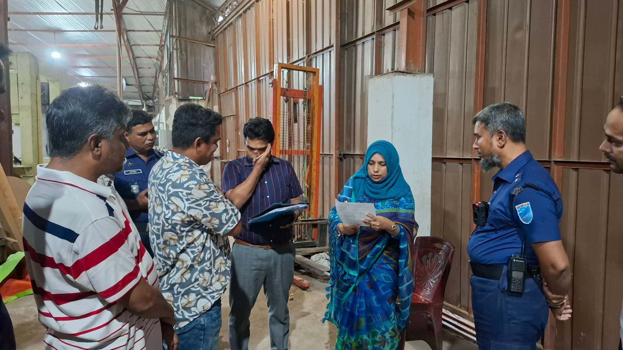 মাধবদীতে পরিবেশ আইন লঙ্ঘন: মাসুম পেপার মিলকে ৫০ হাজার টাকা জরিমানা