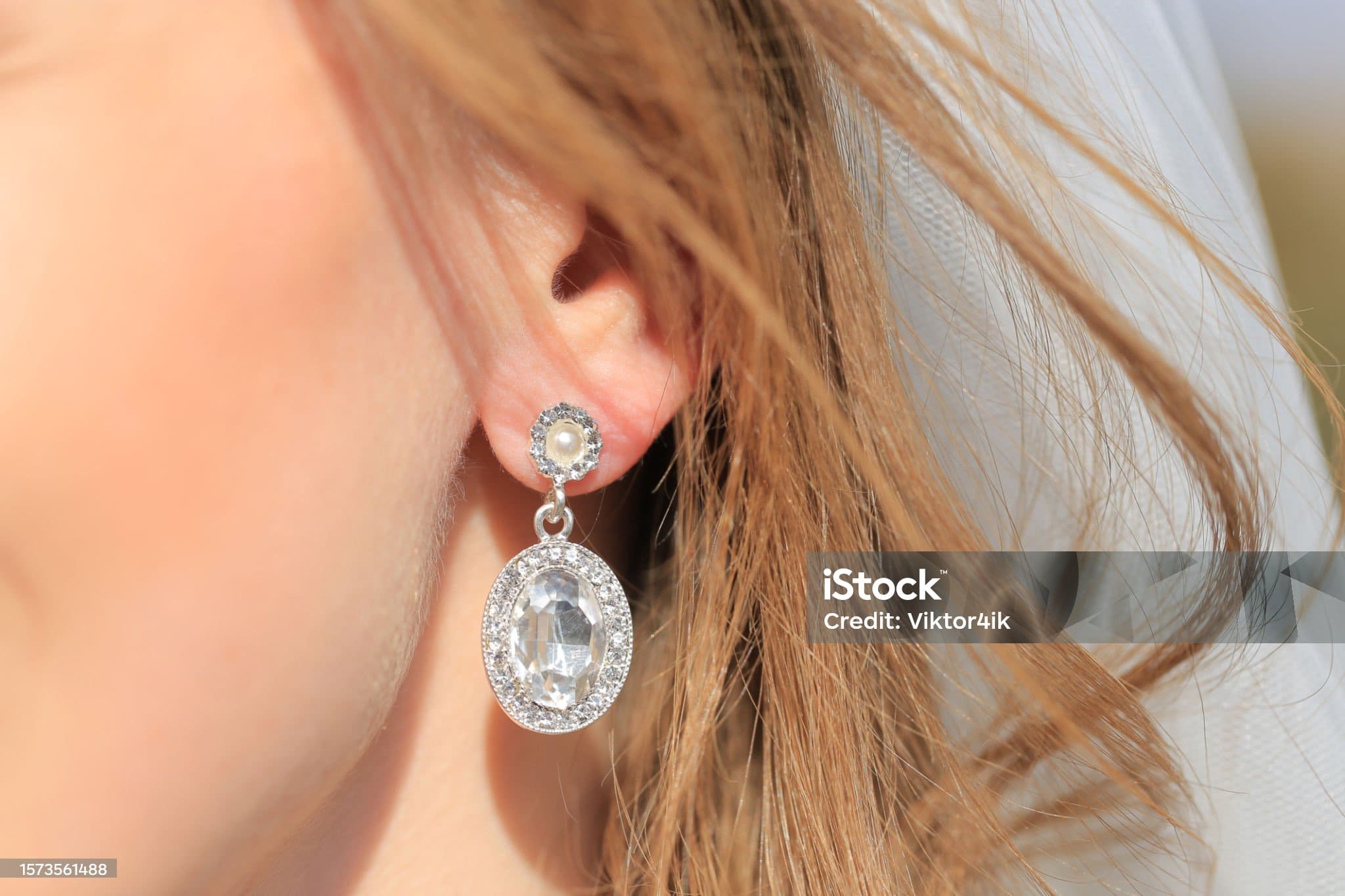 Diamond earring with white gold close up