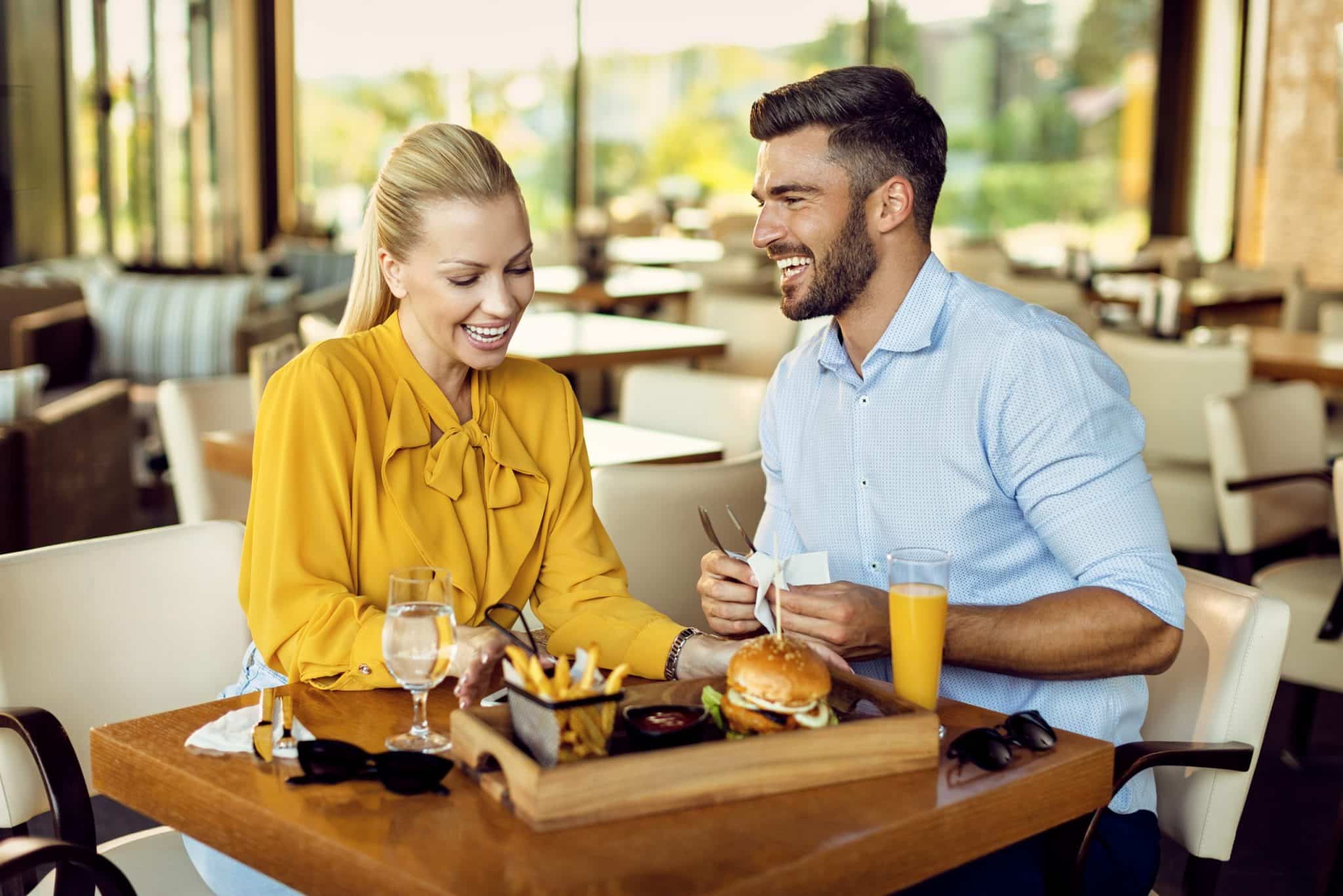 Comment réussir son premier rendez-vous (sans sortir ton CV ni appeler ta coach)