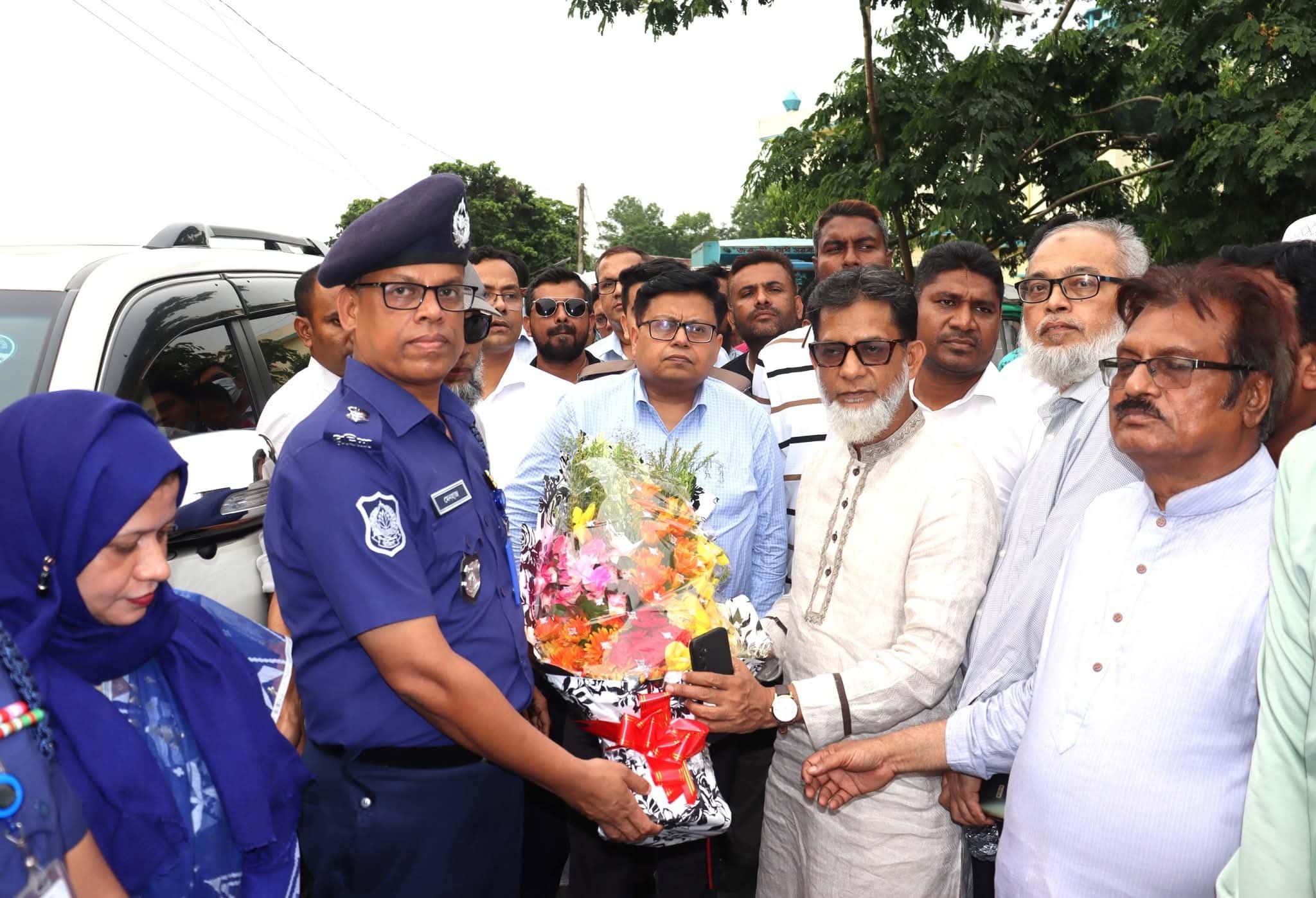 গজারিয়ার যোগাযোগে নতুন দিগন্ত: ফুলদী নদীর ওপর সেতু পরিদর্শনে প্রতিমন্ত্রী