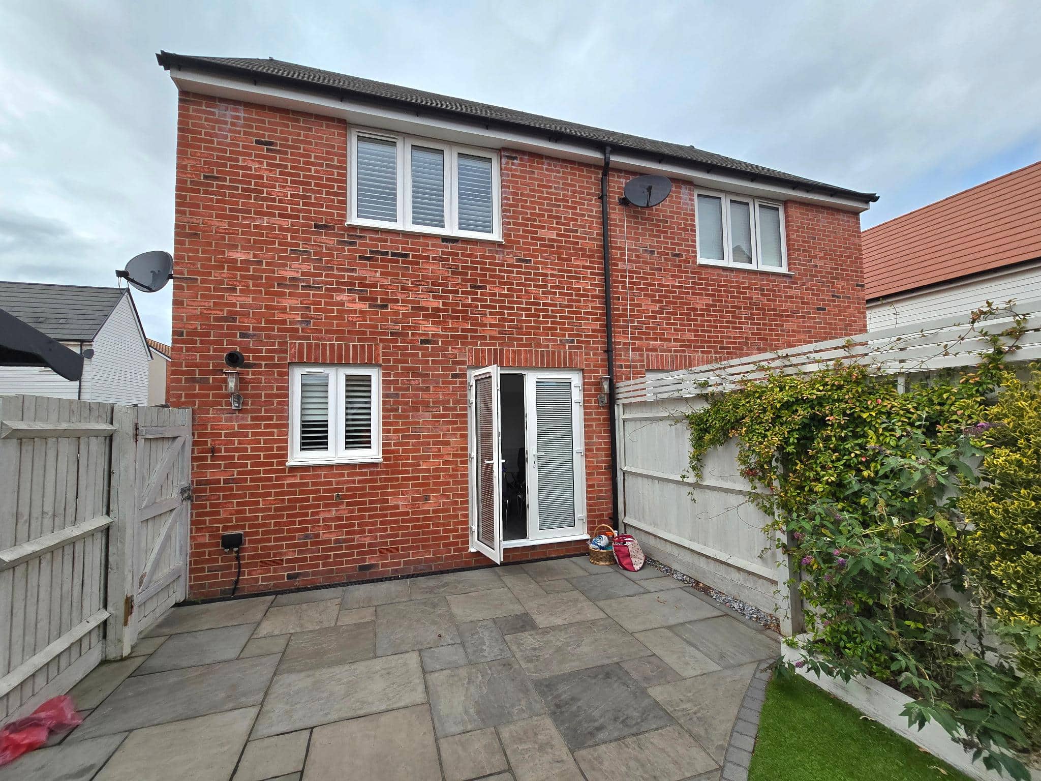 Semi detached to let in Burnham on Crouch