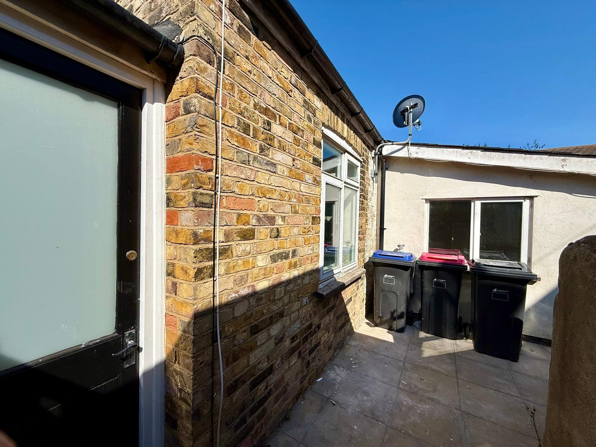 Semi detached to let in Shoeburyness