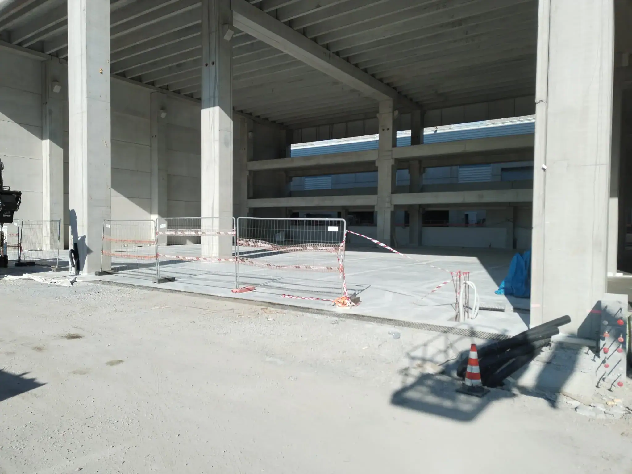 Pavimentazione industriale collaborante con solaio nuovo polo della Nautica Genova — calcestruzzo armato investimento 10 milioni