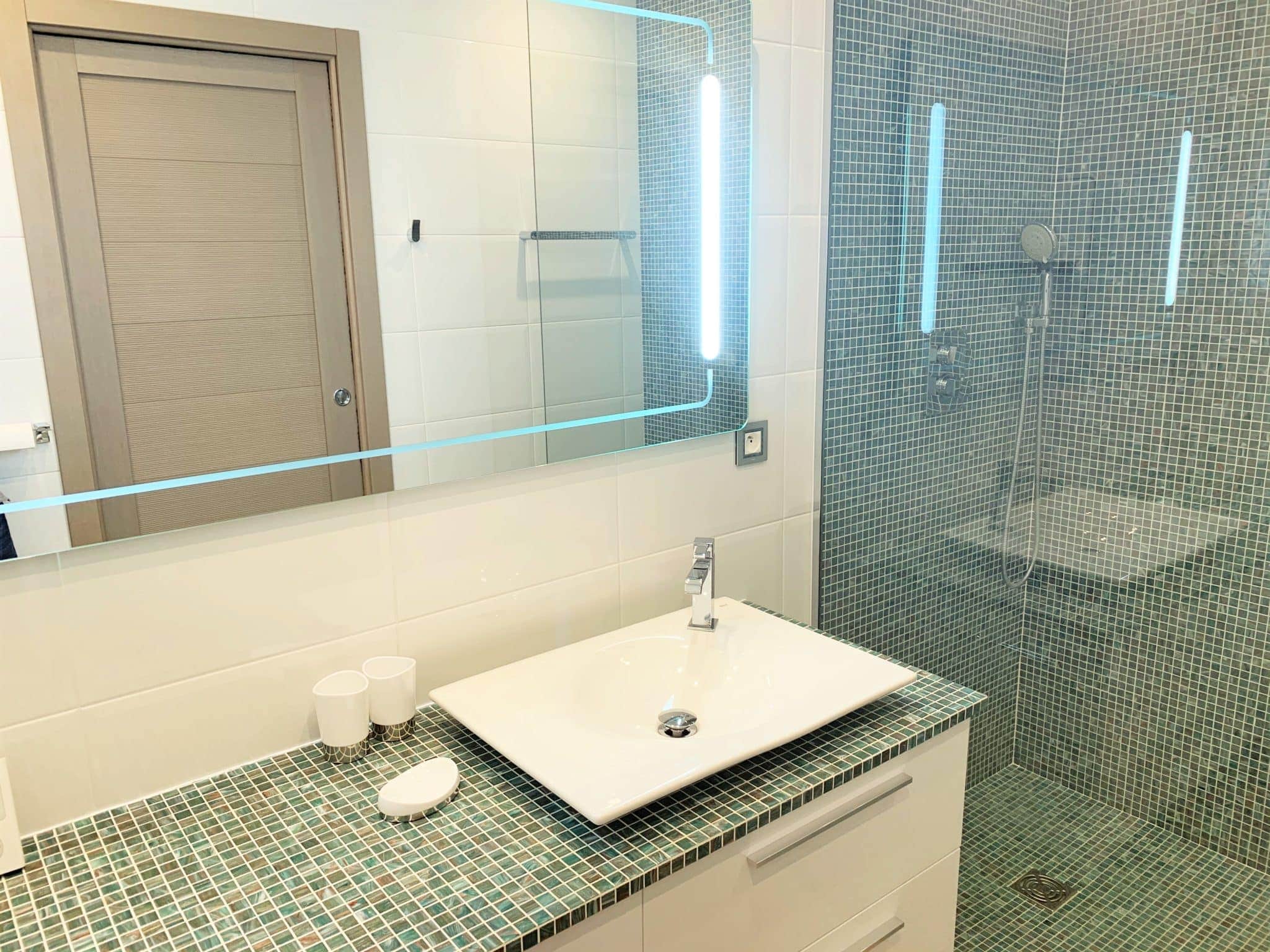 Salle d'eau Chambre de vacances à Carqueiranne