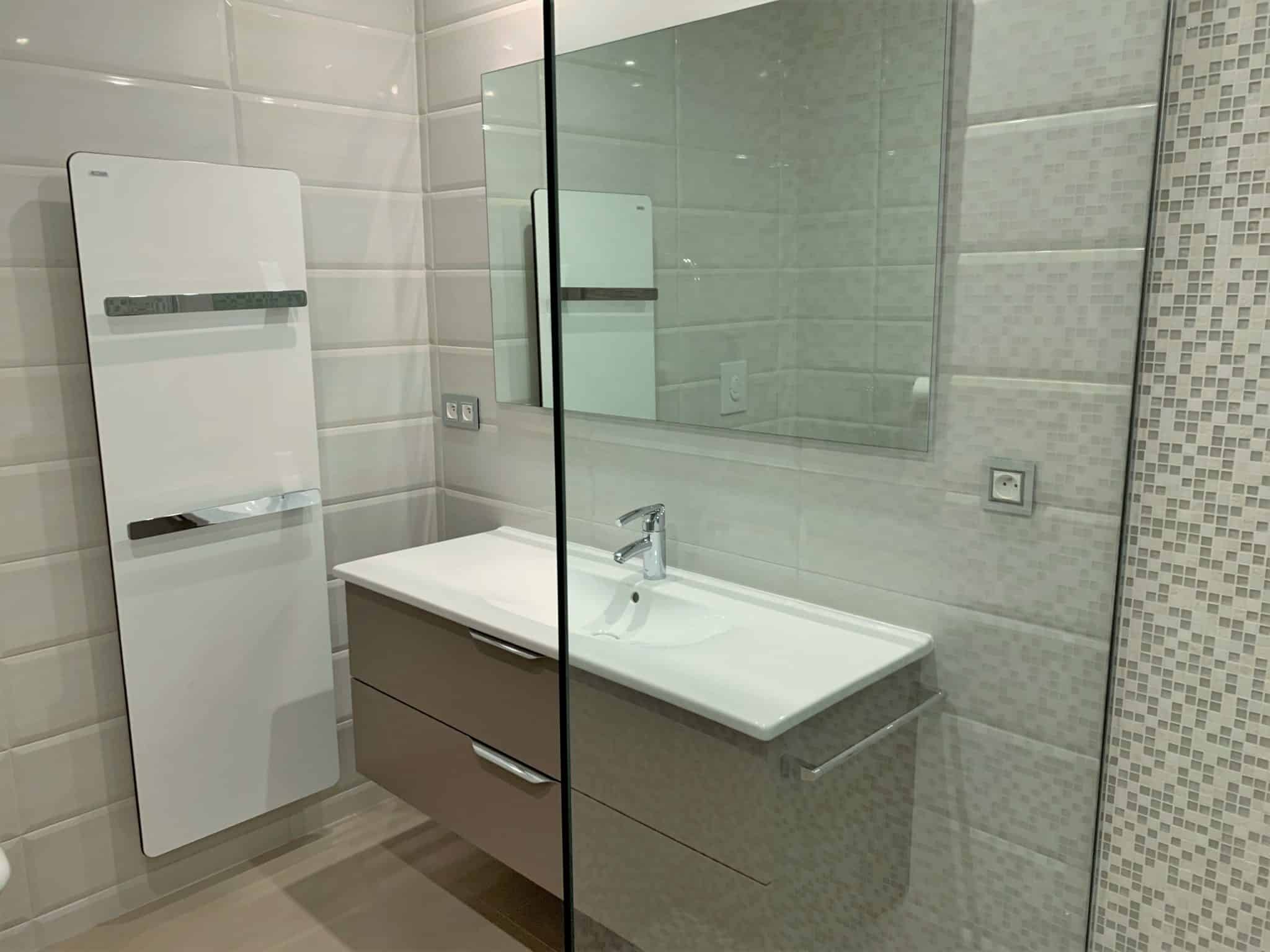 Salle d'eau Chambre de vacances à Carqueiranne