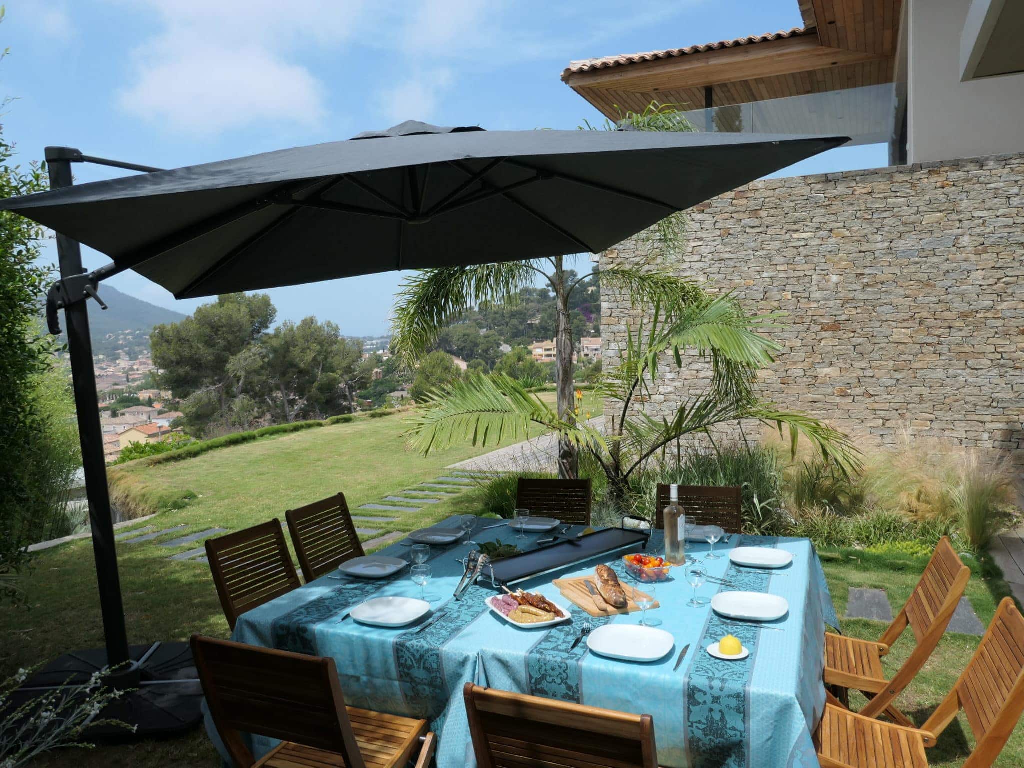 Table-repas-extérieur à Carqueiranne