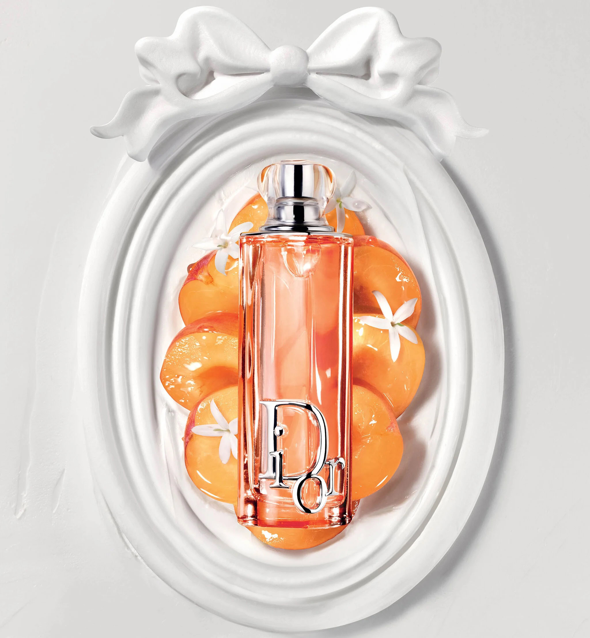 peachy glow brings to life the peachy facet of jasmine, enveloped in vanilla whipped cream