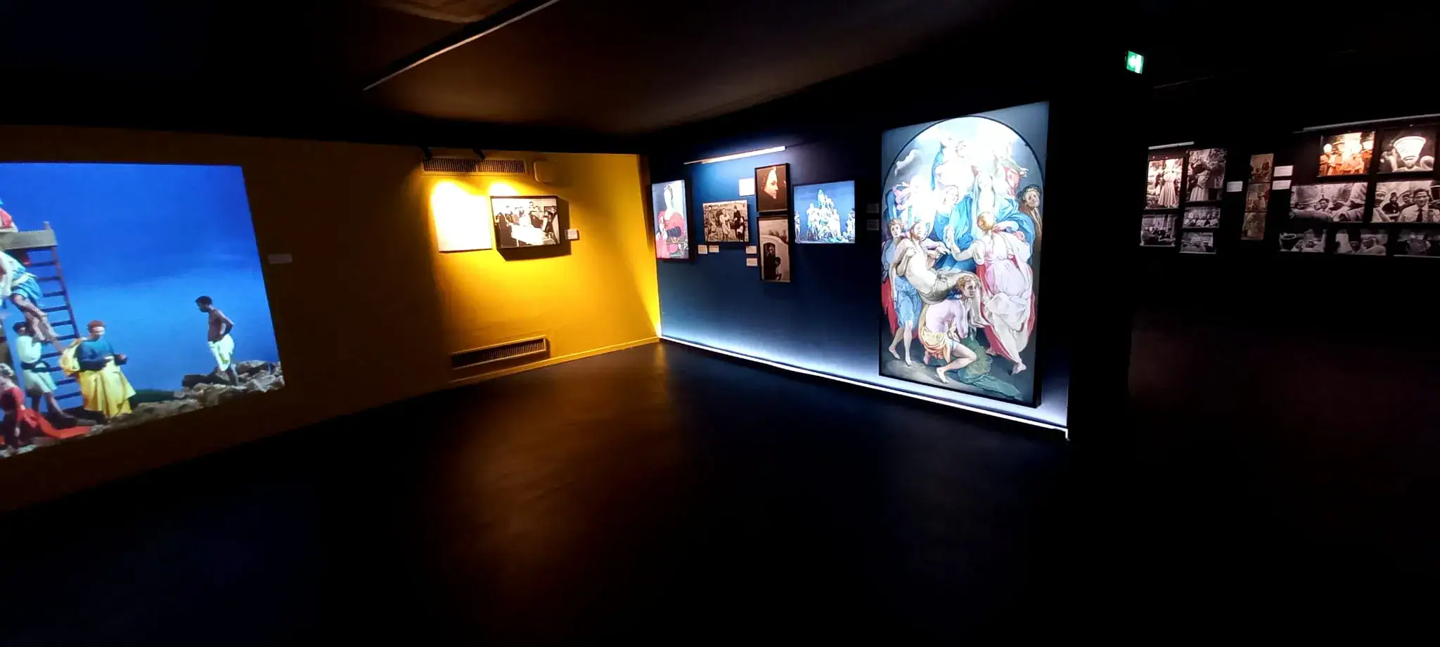 Pavimento in Ultratop Loft nero effetto spatolato, Sottopasso Cinema Modernissimo Bologna