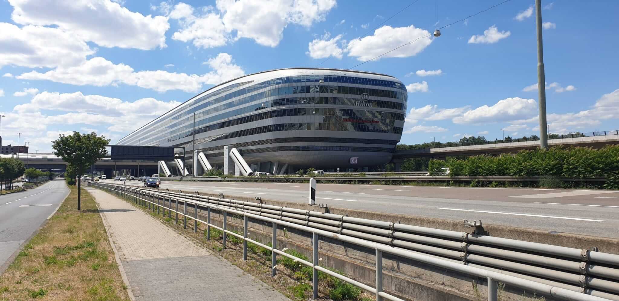 Radweg um den Flughafen Frankfurt