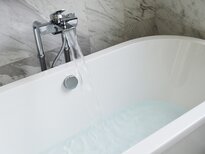 bathtub-890227_1920