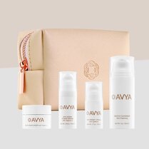 AVYA Weekend Set with cosmetics bag