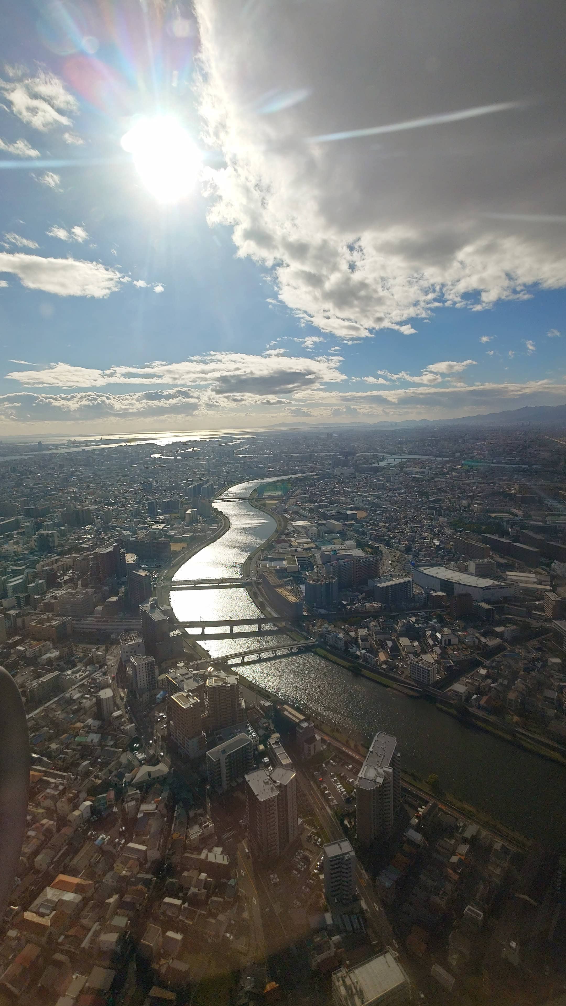 79.住宅地を低空で