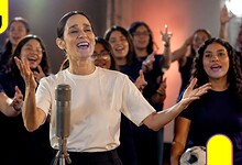 Julieta Venegas La Niña Futbolista
