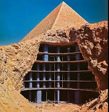 secrets cachés sous pyramides