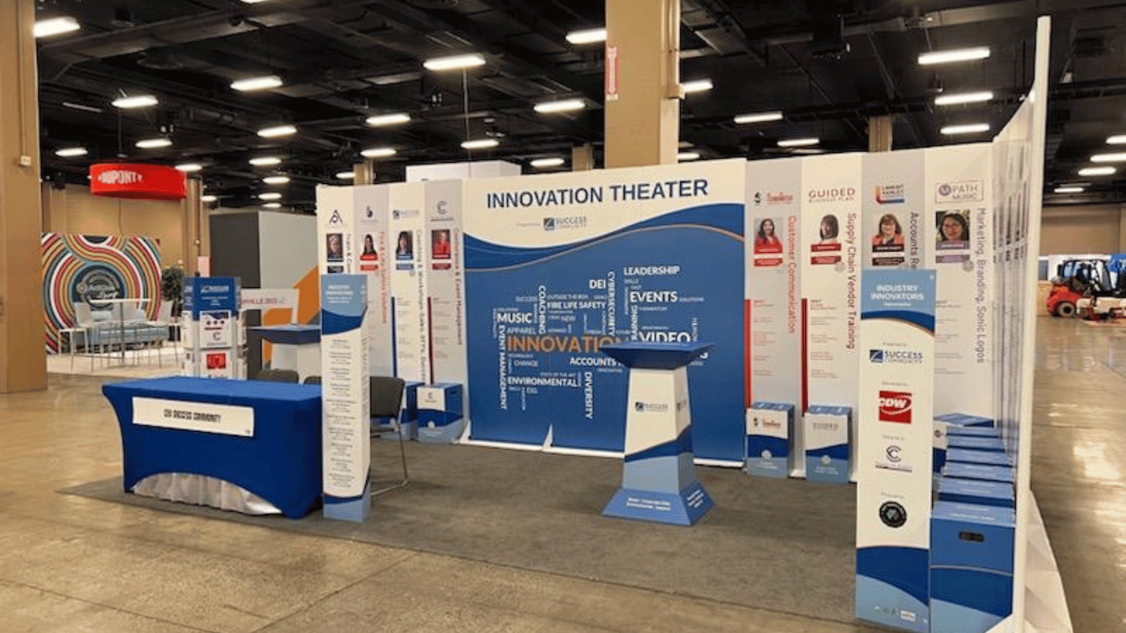 CEO Success Community tradeshow booth at the 2023 WBENC National Conference, fully designed by CTC using sustainable corrugated materials and compostable components.