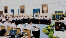 Bakom RI, Muhammad Qodari, menjelaskan bahwa pengaturan posisi tempat duduk dalam Sidang Kabinet Paripurna di Istana Kepresidenan. 
