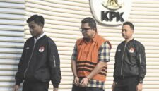 Jaksa Penuntut Umum (JPU) KPK menuntut Hendi Prio Santoso mantan Direktur Utama PT Perusahaan Gas Negara (PGN) periode 2008-2017.