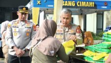 Polres Cimahi gelar gerakan pangan murah, warga antusias borong kebutuhan pokok.