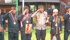 Kabid Humas Polda Jawa Barat Kombes Pol. Hendra Rochmawan, menerima Galunggung Award 2026 yang diberikan MASDA Jabar bersama Forum Silaturahmi Sunda Sabuana.