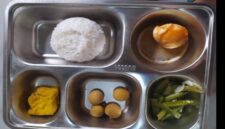 BGN kembali menegaskan bahwa tidak terdapat instruksi kepada guru untuk secara khusus mengendus makanan sebelum disantap oleh siswa.
