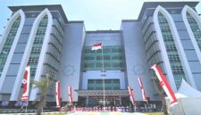 Menag memberhentikan Prof. Muzakki dengan hormat serta menyampaikan apresiasi atas jasa dan pengabdiannya selama menjabat.