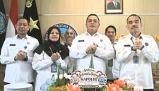 Kepala BNNP Jawa Barat Brigjen Pol. Sulistyo Pudjo Hartono beserta jajarannya.
Poto. Dok Moh.Asep.