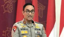 Kapolri Jenderal Polisi Suyudi Ario Seto merotasi sejumlah perwira tinggi (Pati) dan perwira menengah (Pamen) Polri, termasuk pergantian 19 Kapolda di berbagai wilayah.