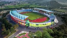 Pemerintah Provinsi Jawa Barat bersama Pemerintah Kabupaten Bandung menyiapkan renovasi Stadion Si Jalak Harupat pada 2027.
