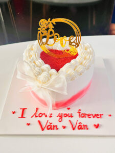 Bánh Sinh Nhật Hình Trái Tim Lãng Mạn the cati cake