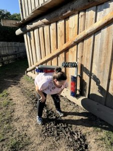 Natürlich! Hier sind die SEO-optimierten Texte für das Bild:.