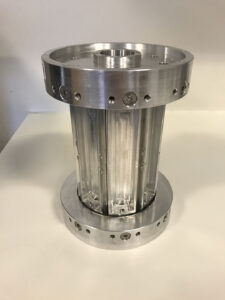 This is the 7-kilo electromagnet of NanoNord's sensor with a small opening (12.5 mm) through which every slurry sample must flow to be able to measure its contents. - Photo: NanoNord