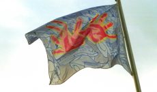 Wünsche und Warnungen im Wind, Düsseldorf, 1996. Am Ratinger Tor: Autostau, 2 x 2,5 m
