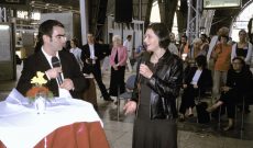 Strictly Public: art works!, Videokunst auf 26 Hauptbahnhöfen in DE, 2002. Nicolaus Schafhausen + Myriam Thyes