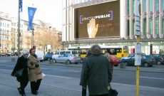 Strictly Public @ Transmediale.04, LED-Videoboard am Kudamm-Eck, Berlin, Februar 2004